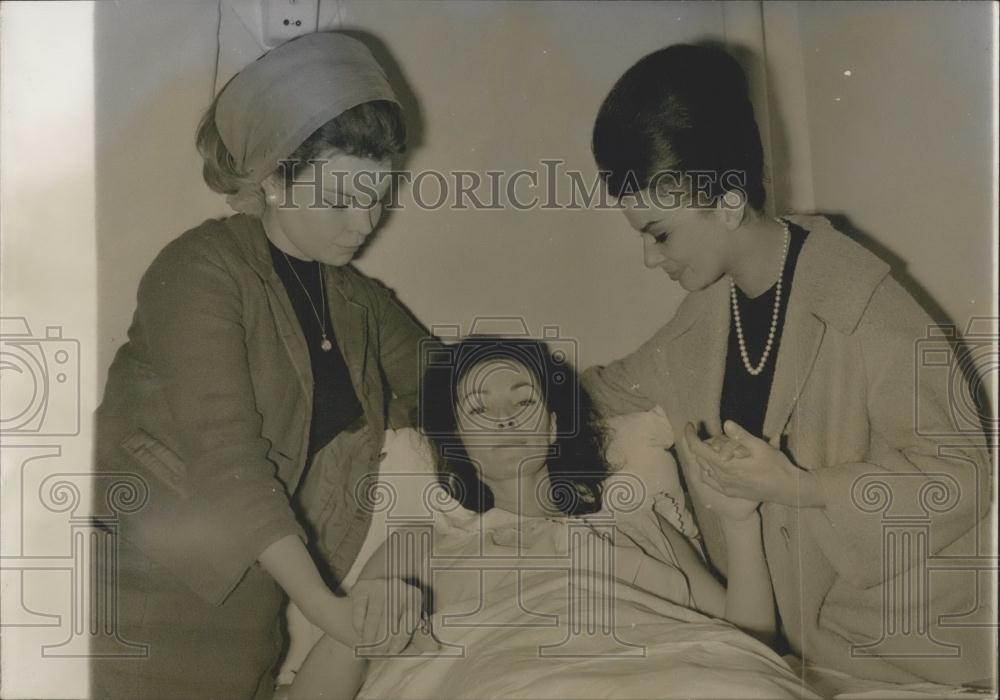 Press Photo Actress Lucky Hospitalized - Historic Images