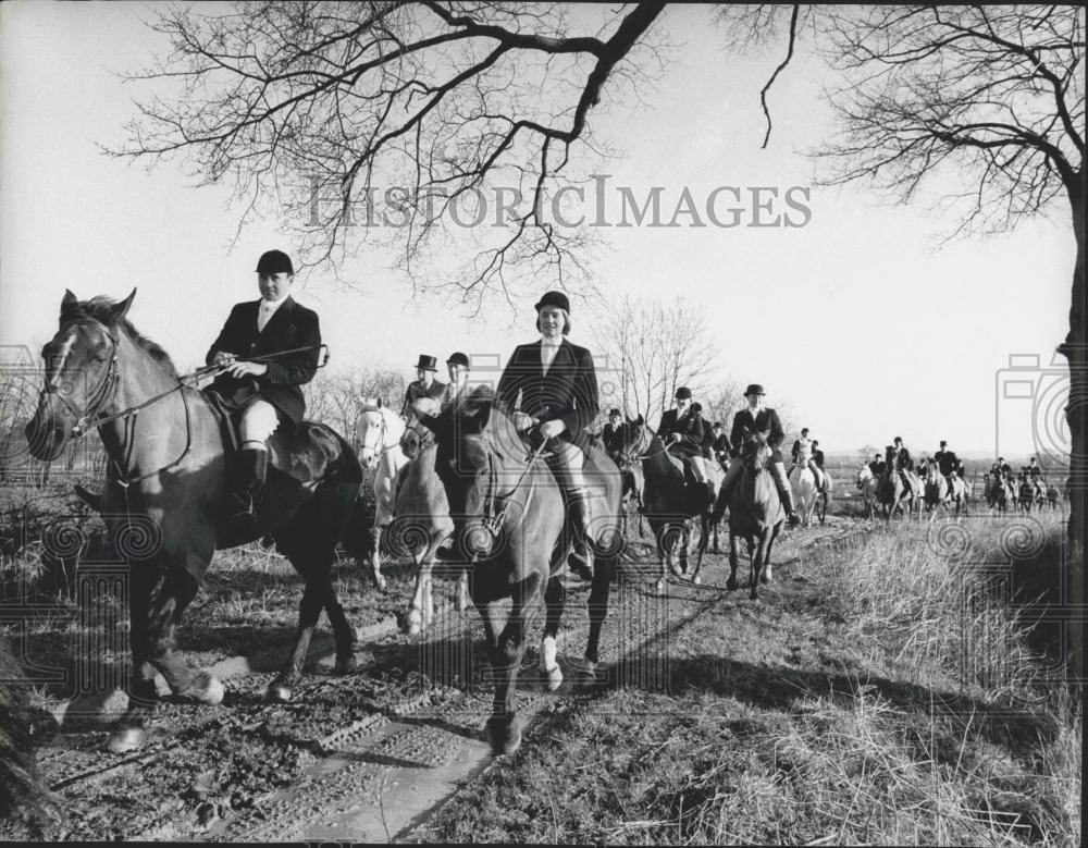 1970 Press Photo Amaigamating Hunt Has Farewell Meet - Historic Images