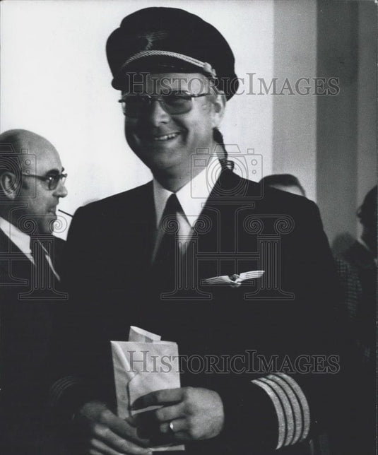 1972 Press Photo Lufthansa picks up crew from the kidnapped plane in Tripoli - Historic Images