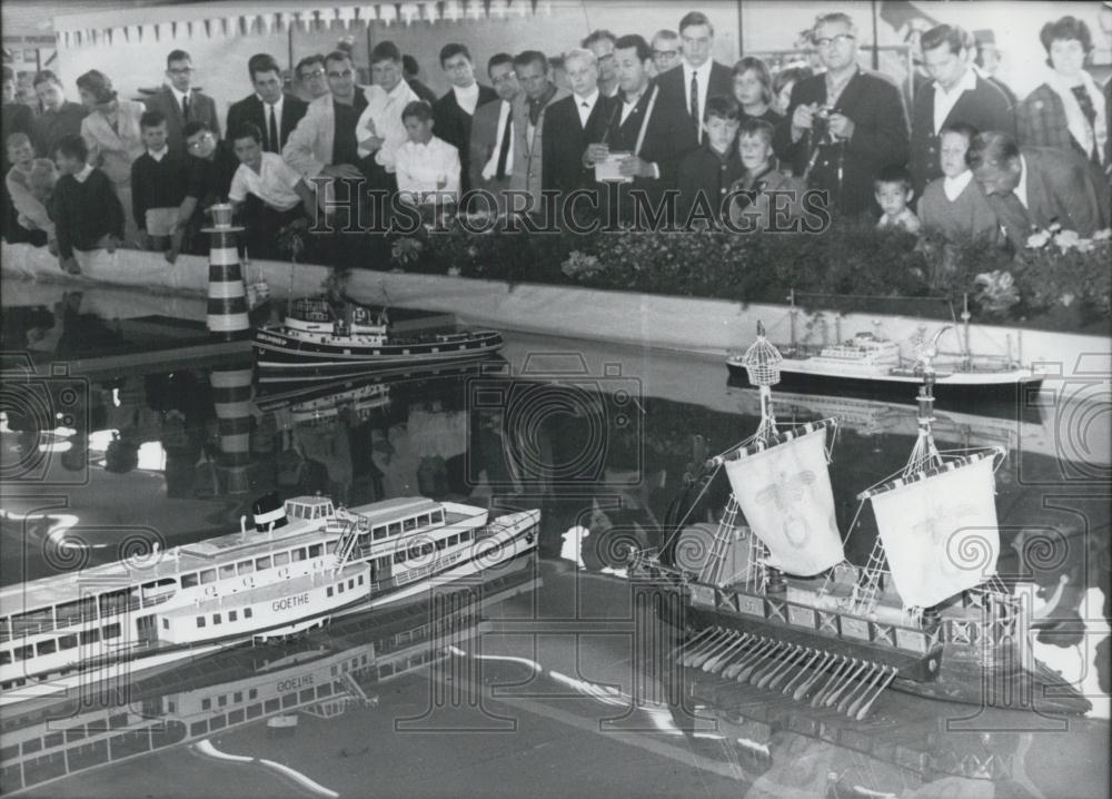 1964 Press Photo Remote controlled model ships at the Cologne Fair grounds - Historic Images