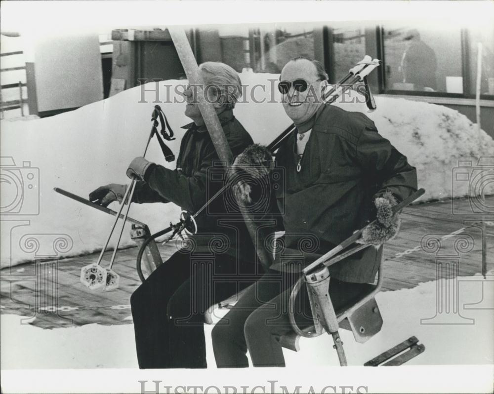 Press Photo Queen Juliana and Prince Bernard on skiing holiday in Lech, Austria - Historic Images