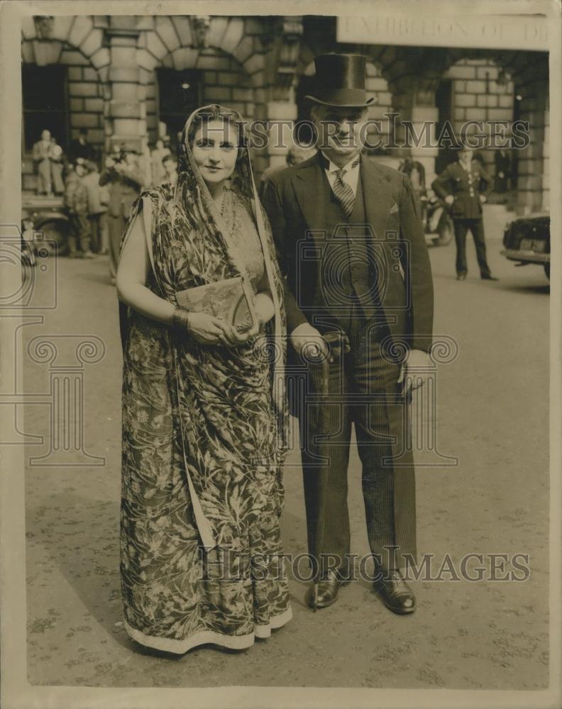 1955 Press Photo Marchioness of Winchester and her brother - Historic Images