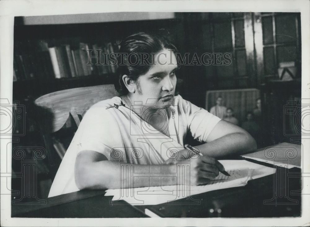 1960 Press Photo Mrs. Bandaranaike, who may be Ceylon&#39;s Prime Minister - Historic Images