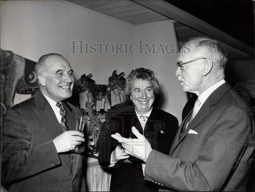 Press Photo Mr. Verboven and M - Historic Images