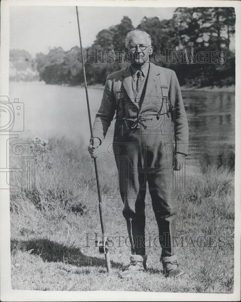 1936 Press Photo Anthony De Rothschild fishing on River Ness - Historic Images