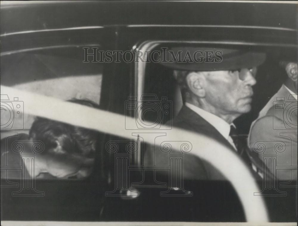 1965 Press Photo Victim Alexandra Mitchell's Parents Leave Police Interview - Historic Images