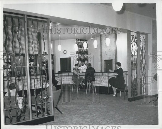 1961 Press Photo House Reopened as London's newest Hotel - Historic Images