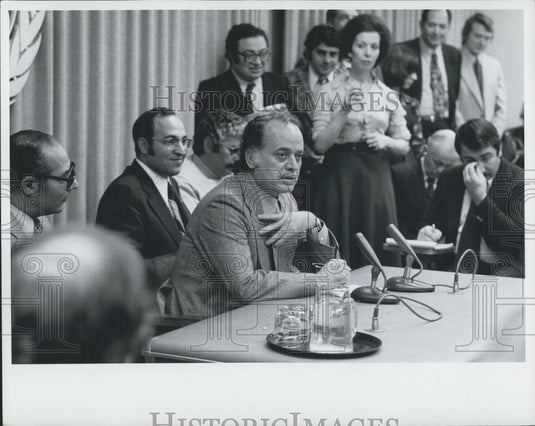 1974 Press Photo Shafiq El Hout Spokesman PLO Abdul Jawad Salih Mission Egypt - Historic Images
