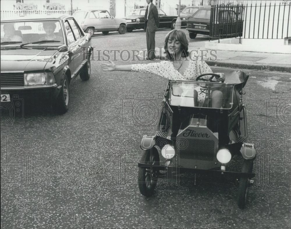 1979 Press Photo Amanda Nimmo Daughter Actor Derek Mighty Flivver Vehicle - Historic Images