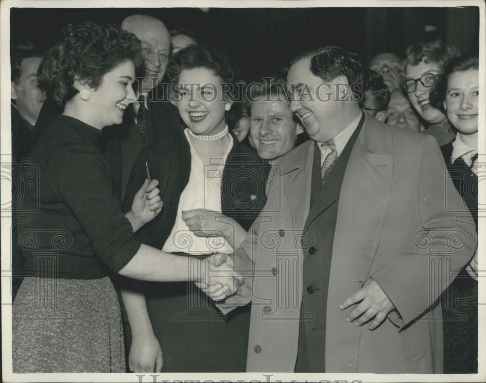 1956 Press Photo George Malenkov Meets Maureen Pretty Worker General Electric - Historic Images