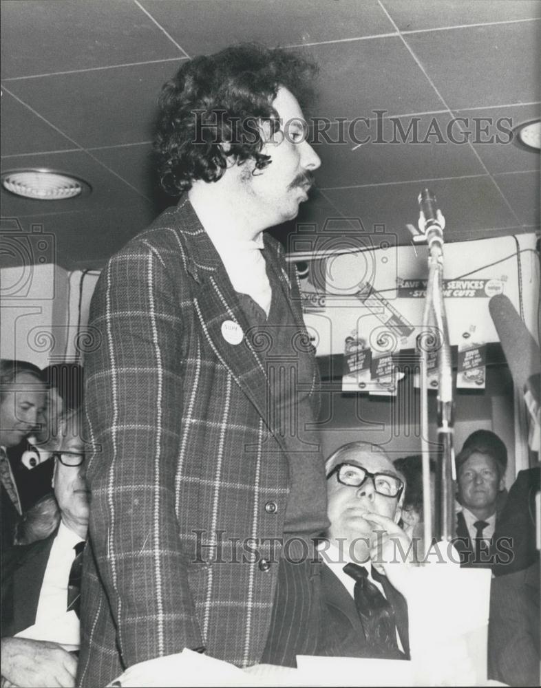 1976 Press Photo Prime Minister James Callaghan Lays Foundation Stone at College - Historic Images