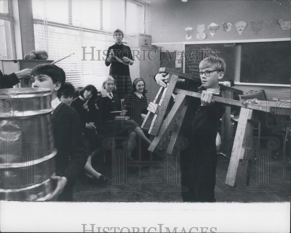 Press Photo Children With Copied Constructions Miss Sigley Teacher - Historic Images