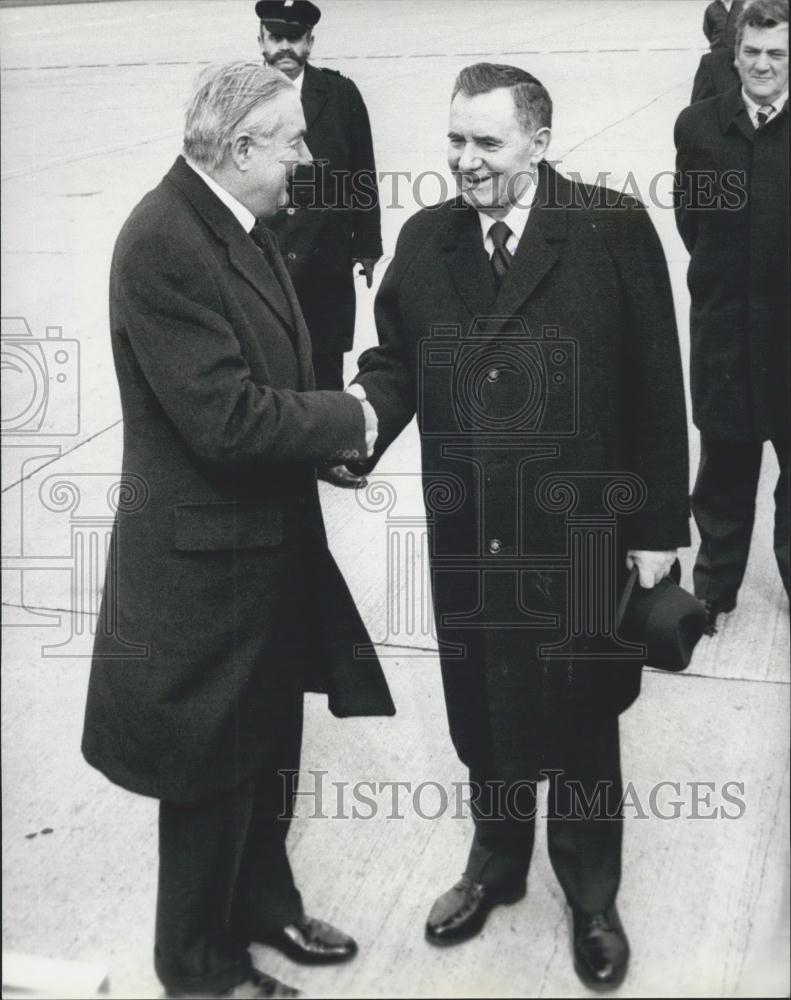 1976 Press Photo Mr. Gromyko the Soviet Foreign Minister &James Callaghan, - Historic Images