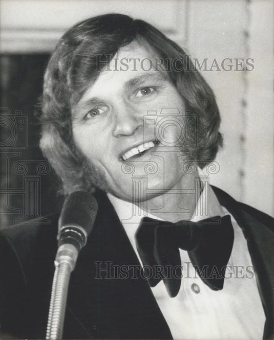 Press Photo Max Quarterman, super hod cariier earns 400 a week may go to US - Historic Images