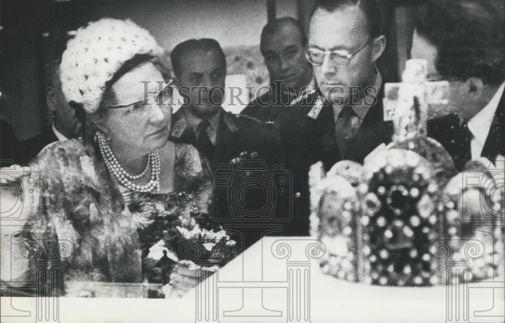 1962 Press Photo Queen Juliane Visiting Vienna With Husband Prince Bernhard - Historic Images