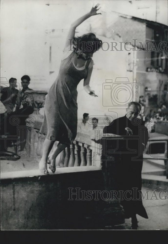 Press Photo Gina Lollobrigida in "The Law" - Historic Images