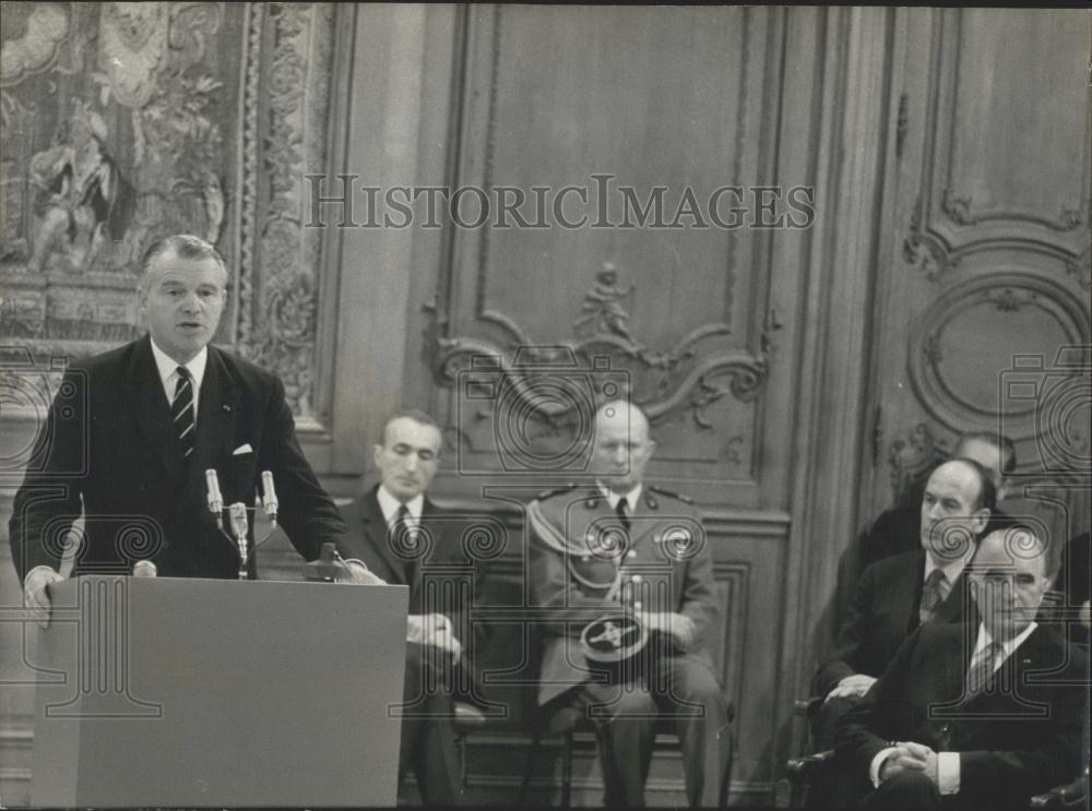 Press Photo H. Emile van Lennep Secretary General of O.E.C.D. Conference - Historic Images