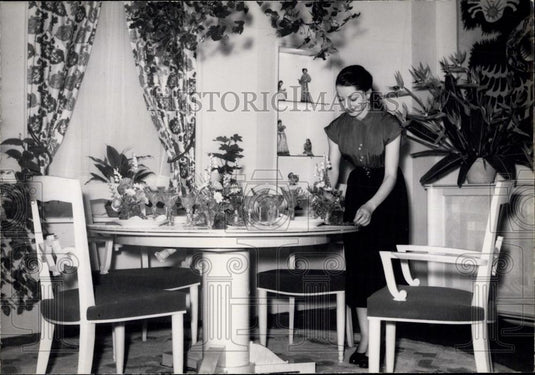 1952 Press Photo exhibition "Flowers at Home" - Historic Images
