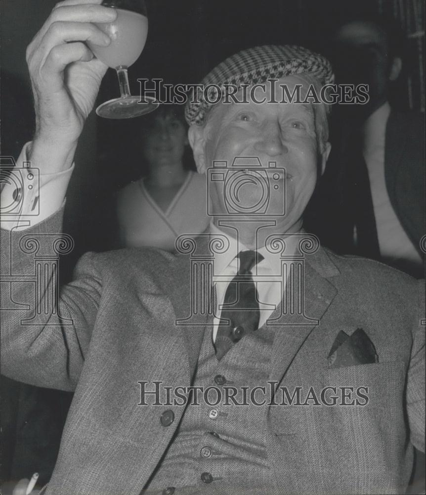 1968 Press Photo Maurice Chevalier Back To Paris To Celebrate 80th Birthday - Historic Images