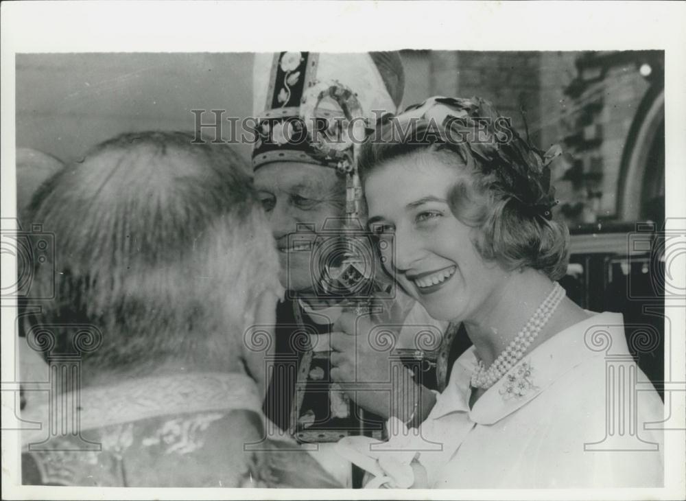 1959 Press Photo Princess Alexandra With Archbishop Halse After Church Service - Historic Images