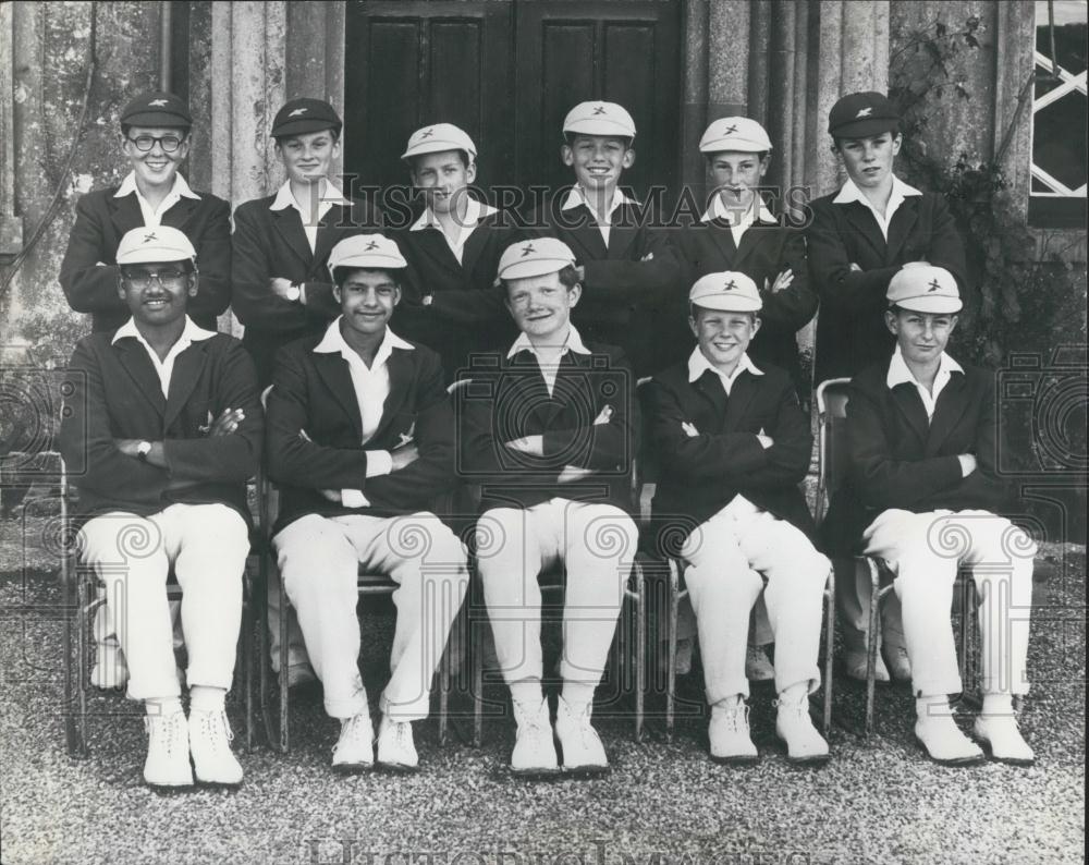 Press Photo cricketer- Mark Phillips and his team at age 13 - Historic Images