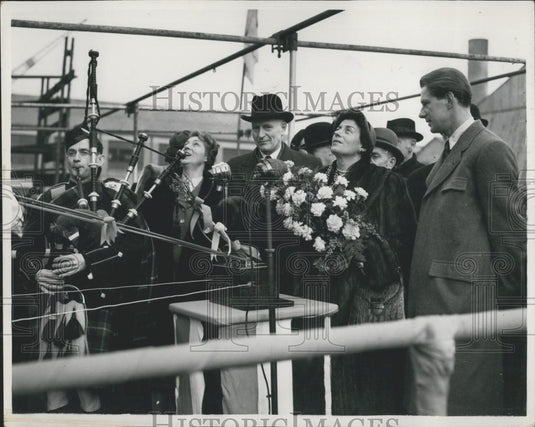 1952 Press Photo Francis Farguharson, L Usterud-Svendsen, Liner Launching - Historic Images