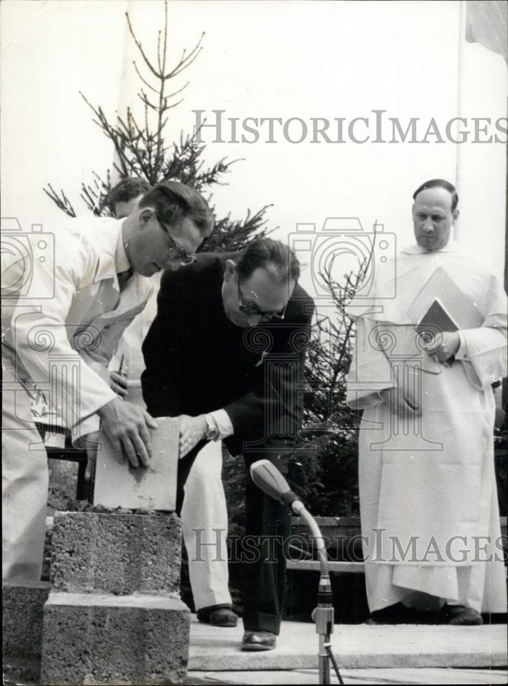 1956 Press Photo Ambassador Leon Marchal Father Belgium Pater Pire Stone Laying - Historic Images
