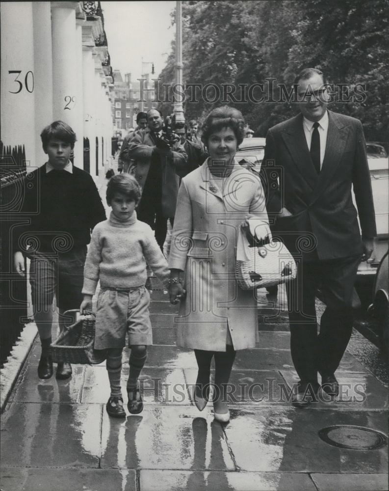 1965 Press Photo Reginald Maudling and family - Historic Images