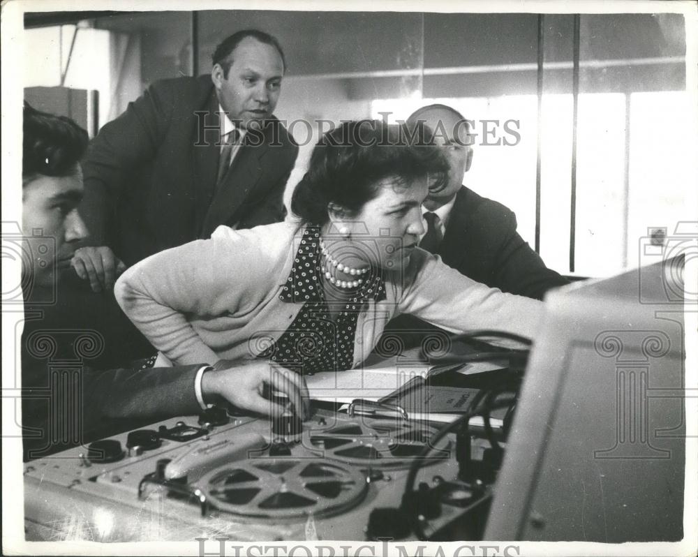 1961 Press Photo Russian rocket expert Dr. Jouli Khodareu &amp;Sir Bernard Lovell - Historic Images