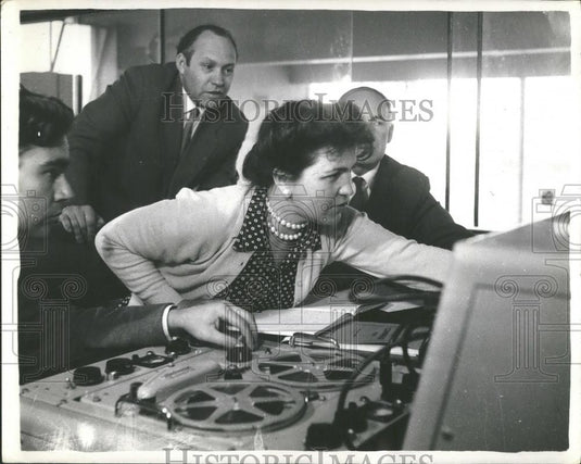 1961 Press Photo Russian rocket expert Dr. Jouli Khodareu &Sir Bernard Lovell - Historic Images