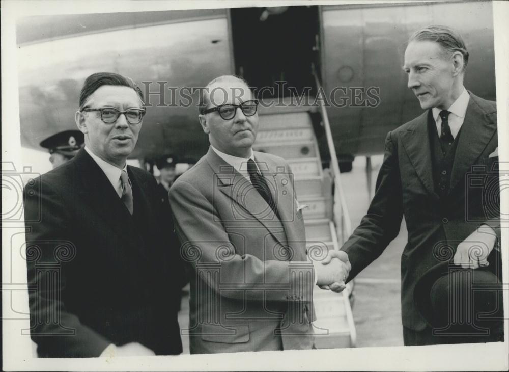 1956 Press Photo German Amb Herr Von Herwarth &amp; Mr. Dodds-Parker&amp; Dr Brentano - Historic Images