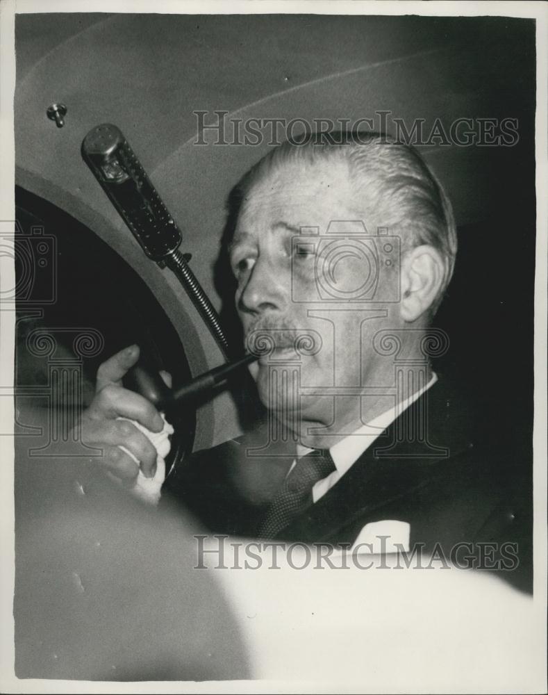 1961 Press Photo Prime Minister Harold MacMillan Leaves Lancaster House London - Historic Images