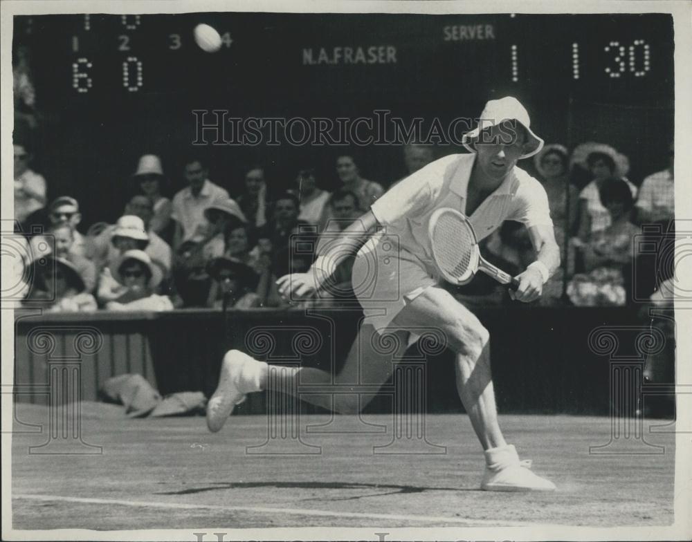 1961 Press Photo A. Frazer against R. K. Wilson Wimbledon - Historic Images