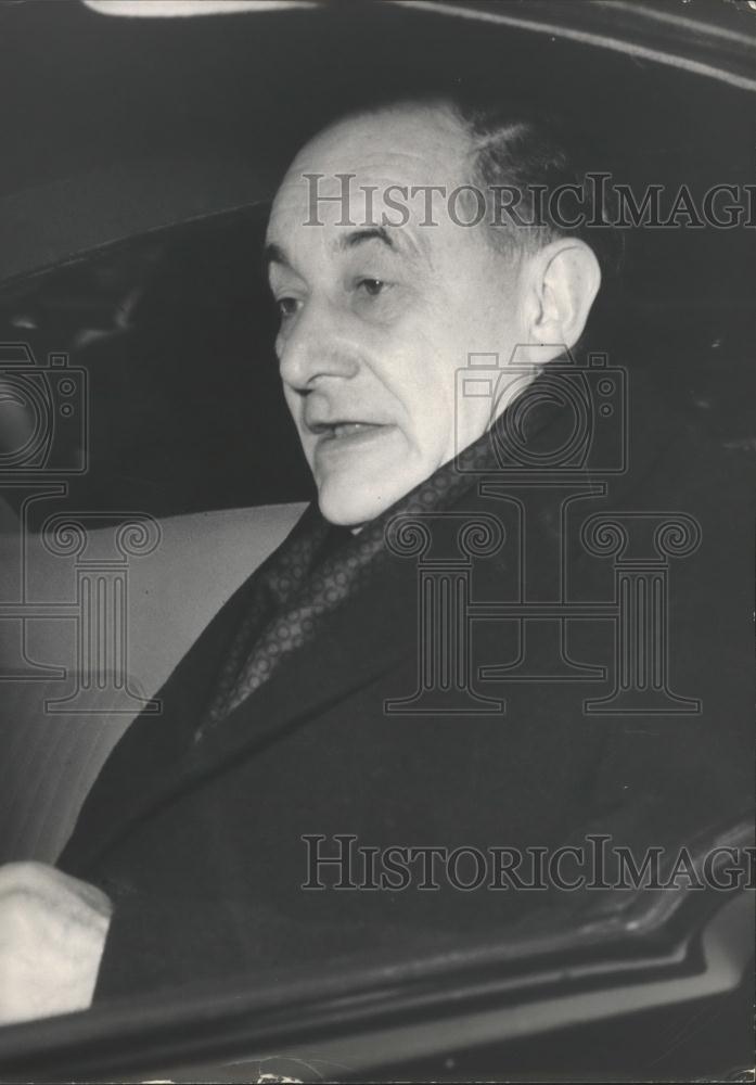 1965 Press Photo Patrick Gordon Walker leaving Downing Street - Historic Images