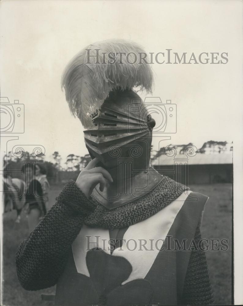 1966 Press Photo Dress Rehearsal Medieval Jousting Tournament Battle Hastings - Historic Images