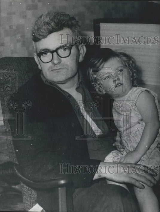 1967 Press Photo 6 Die in Blazing Pit Disaster in Scotland - Historic Images