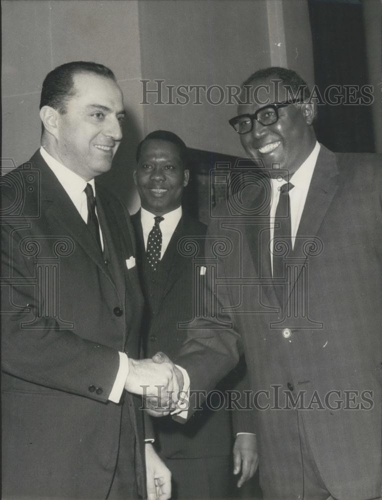 1965 Press Photo Kenyan Foreign Minister Joseph Murumbi In Paris - Historic Images