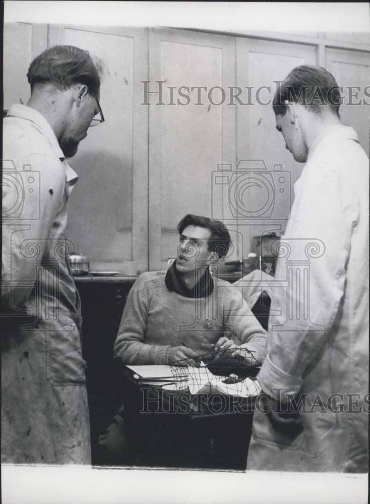 Press Photo Chief Cleaning Division Tony Taylor Donnington Hall Clean Up - Historic Images