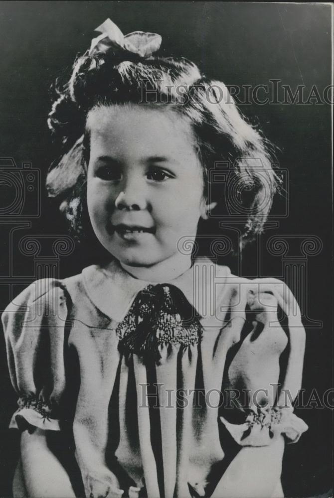 Press Photo Egyptian Princess Ferial Wearing Primrose Shade Linen Dress - Historic Images