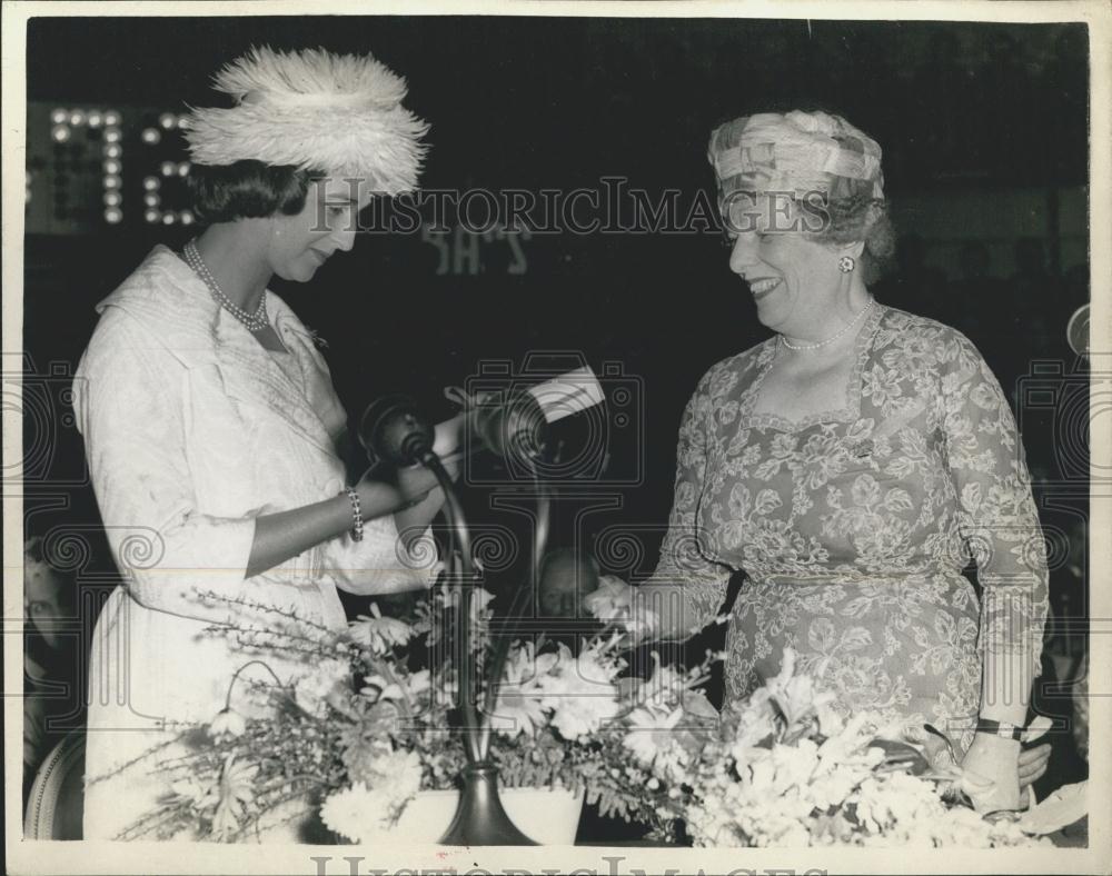 1960 Press Photo Princess Alexandra World Refugee Year Finale Royal Albert Hall - Historic Images