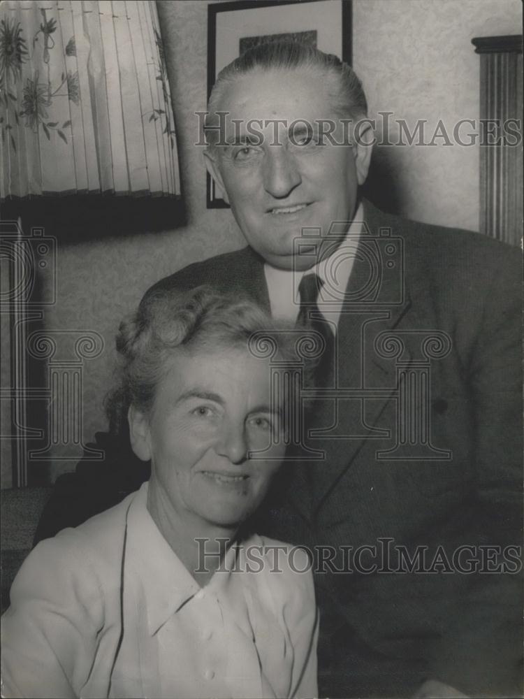 1952 Press Photo Charles Nobel &amp; wife - Historic Images