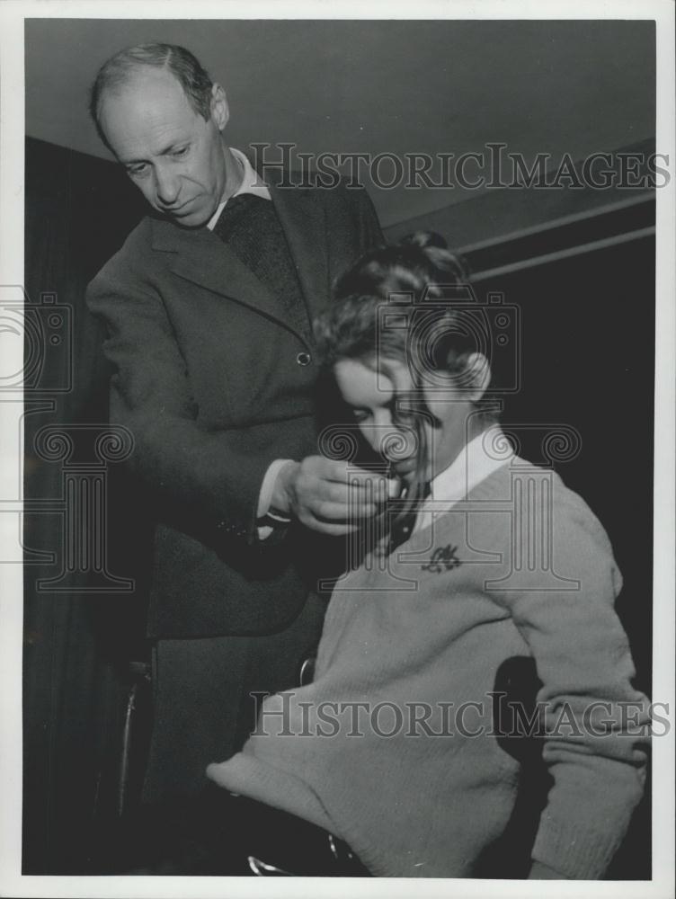 Press Photo director Alexander Forsen and a student actor - Historic Images