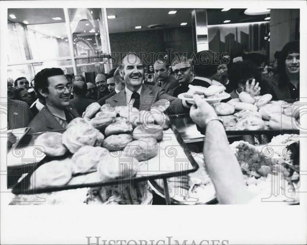 Press Photo Sen. George McGovern - Historic Images