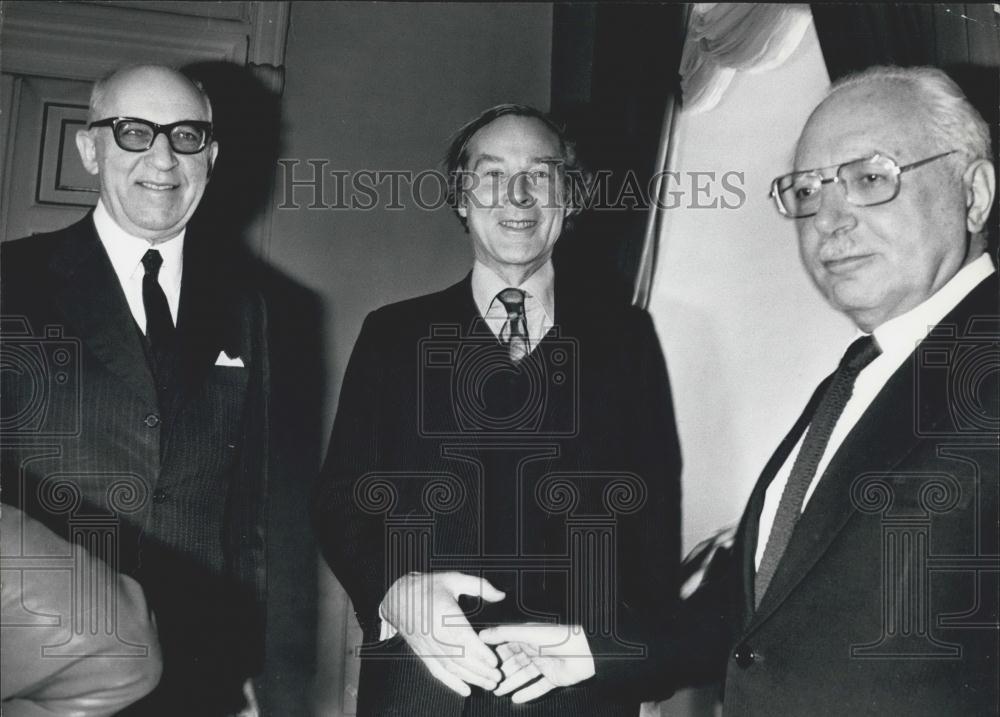 1977 Press Photo Bank Of Italy Governor Paolo Baffi Treasury Minister Stan Lati - Historic Images