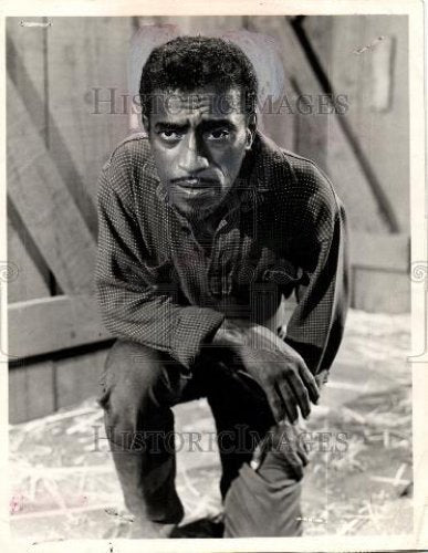 1971 Press Photo Sammy Davis Jr. released from hospital - Historic Images