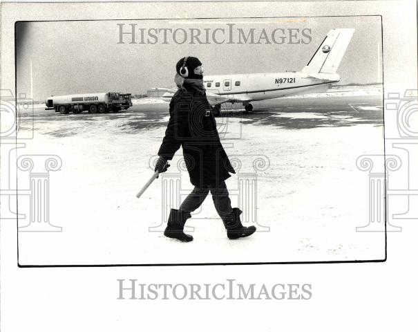 1982 Press Photo Metropolitan Airport Laura McDonald - Historic Images