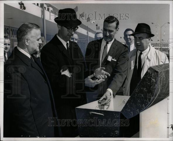 1963 Press Photo Madison Center Madison Heights - Historic Images