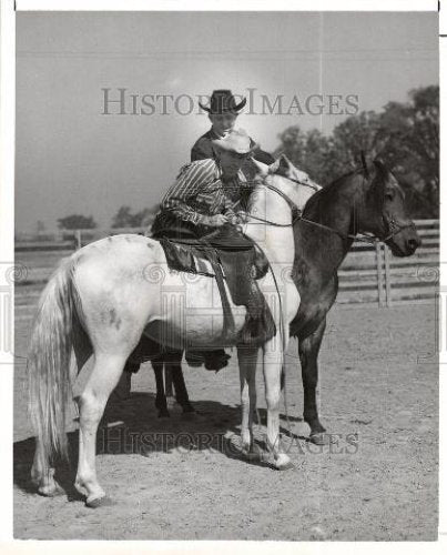 1953 Press Photo Bronco Horse Training - Historic Images