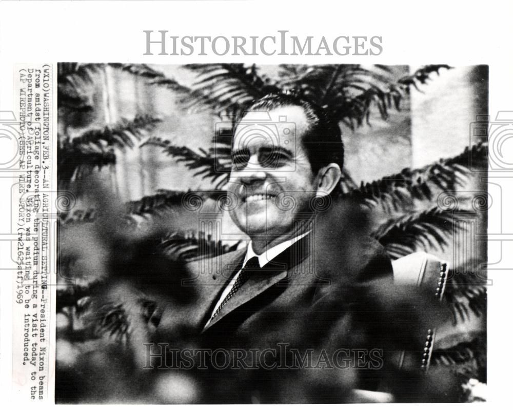 1969 Press Photo Nixon vistis Dept of Agriculture - Historic Images