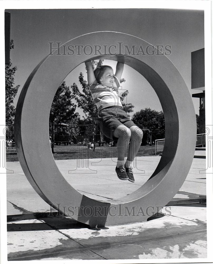 1961 Press Photo Metropolitan Beach - Historic Images